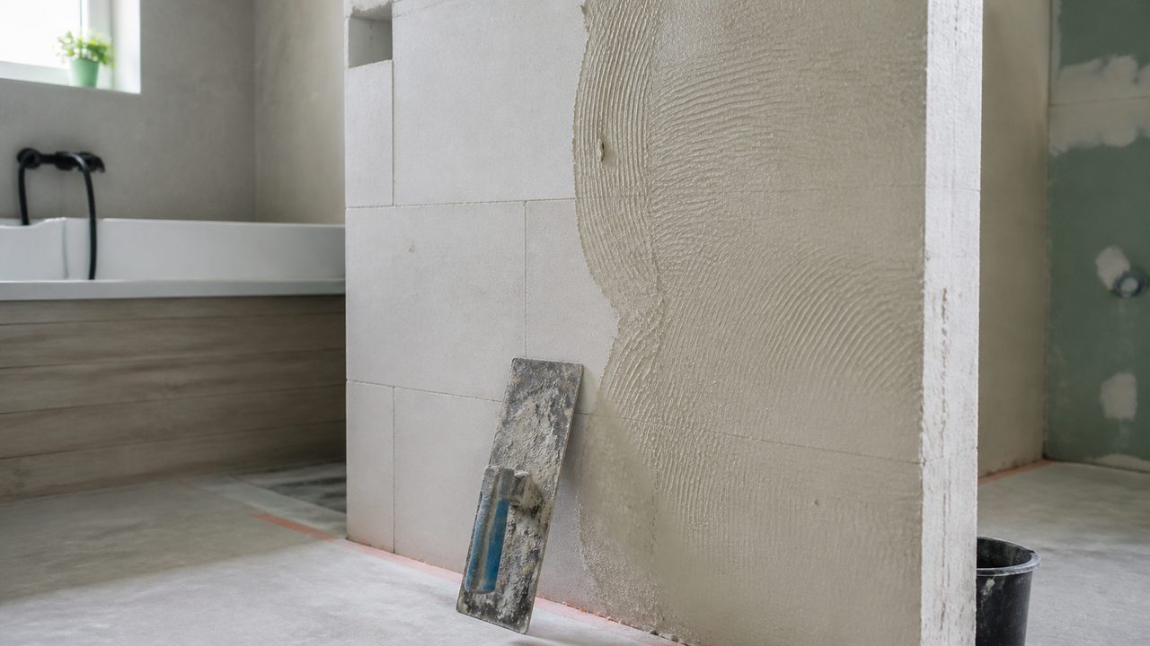 Enduit beton cellulaire salle de bain : support, primaire et finition